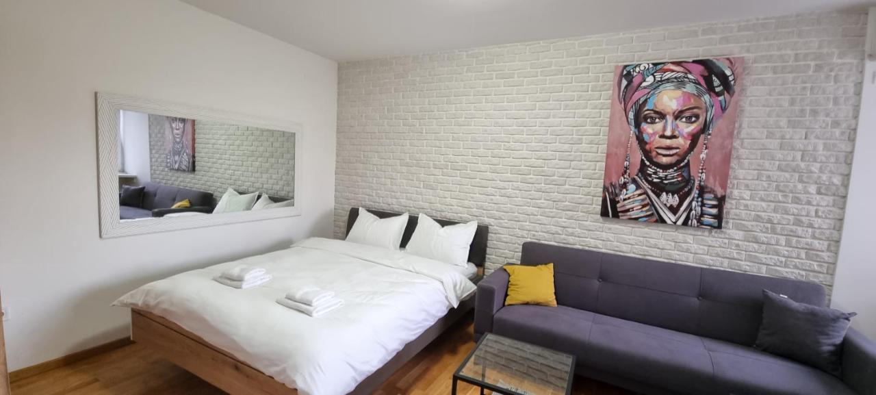 Grove II Apartment = Strict City Centre Novi Sad Exteriér fotografie